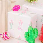DIY \ Cactus Pom Pom Gift Wrap