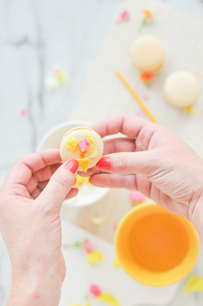 DIY Edible Flower Macarons