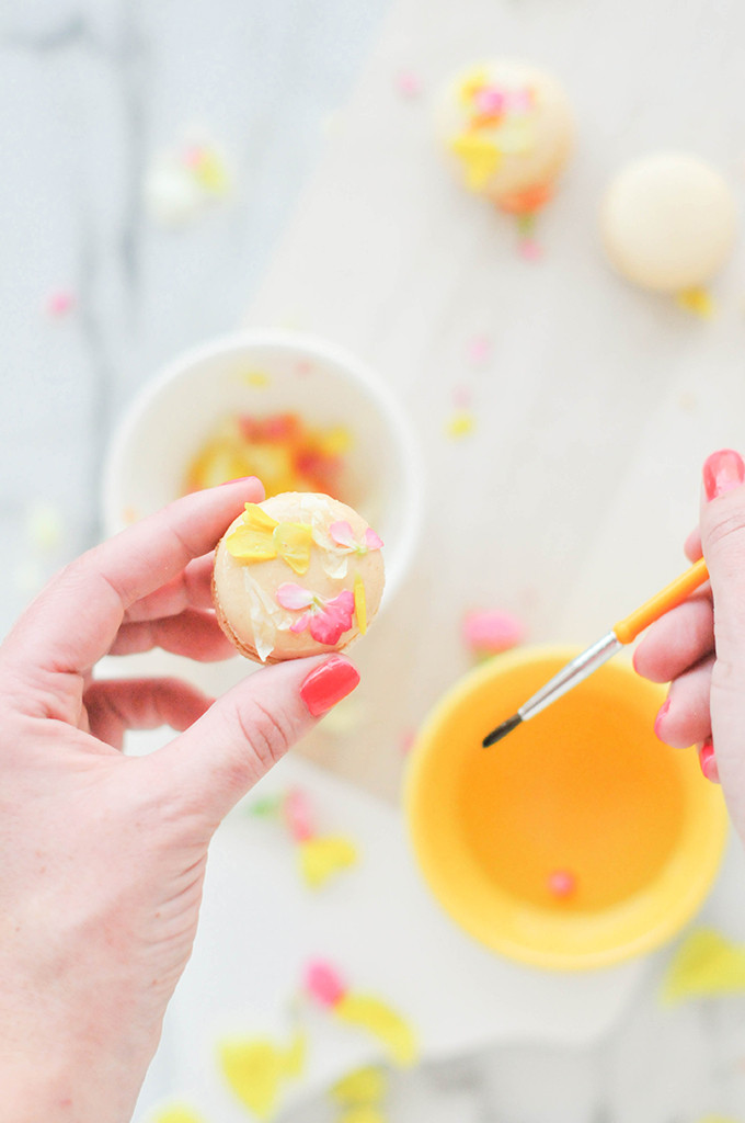 DIY Edible Flower Macarons