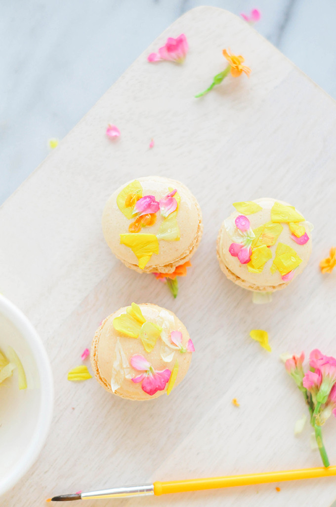 DIY Edible Flower Macarons