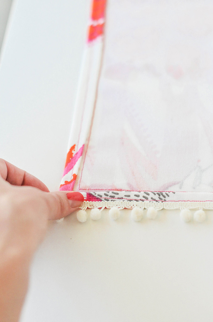 DIY Pom Pom Dinner Napkins