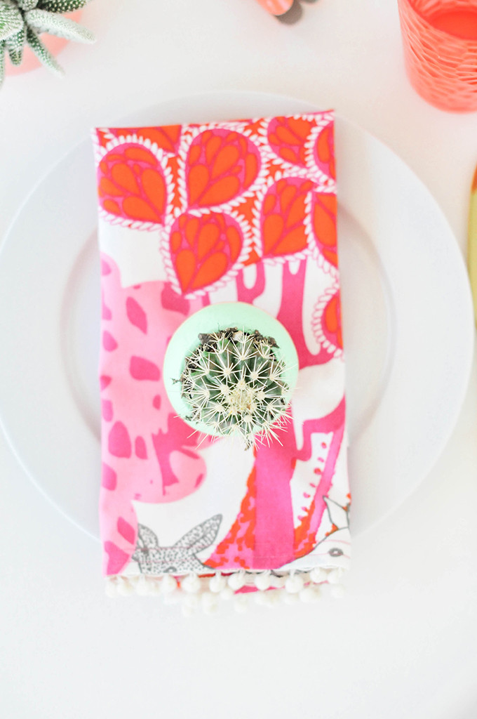 DIY Pom Pom Dinner Napkins