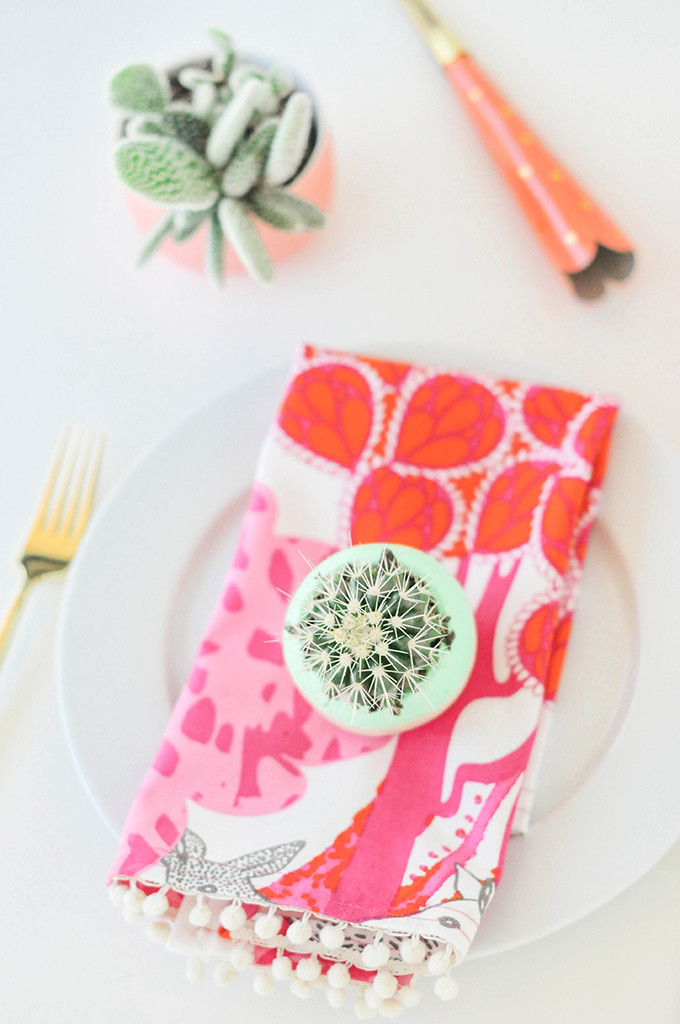 DIY Pom Pom Dinner Napkins