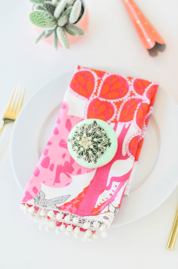 DIY Pom Pom Dinner Napkins