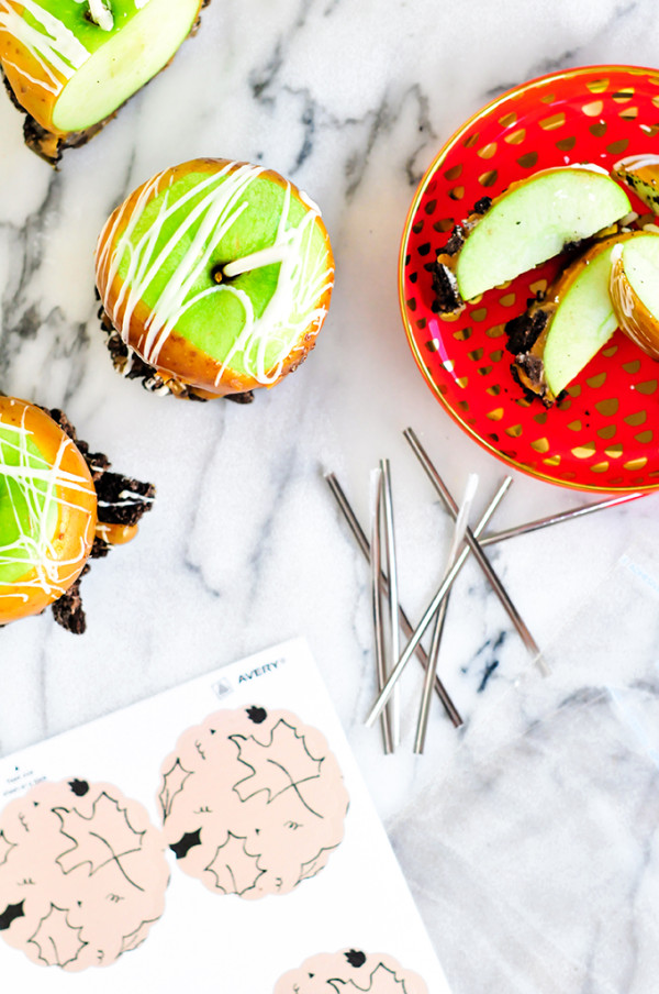 #ProperPrintables \\ Harvest Printable (+ An Easy Caramel Apple Recipe!)