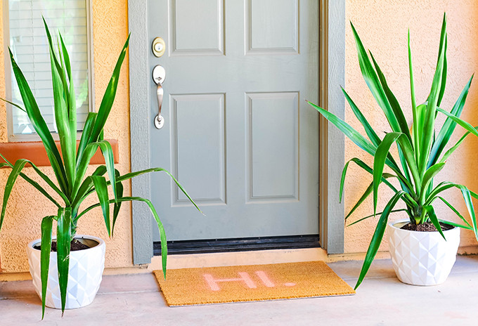  DIY Typography Doormat | www.theproperblog.com