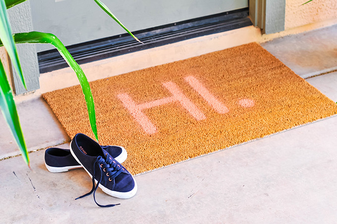  DIY Typography Doormat | www.theproperblog.com