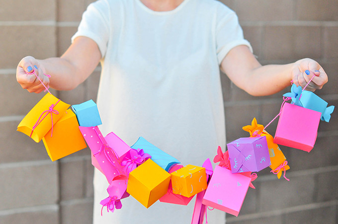 DIY Paper Gift Box Garland 