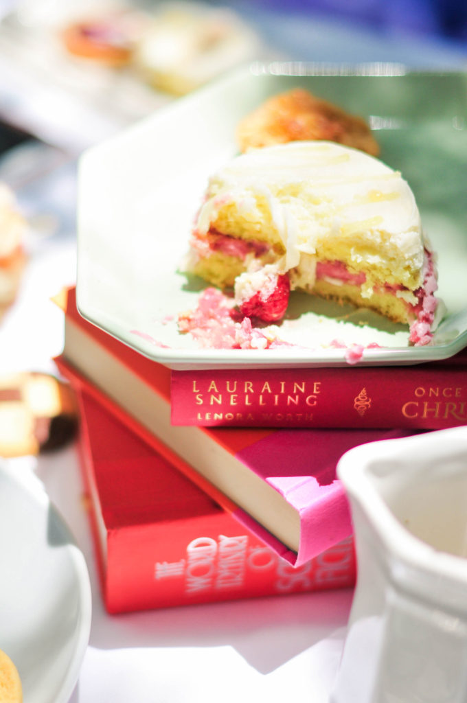 Alice In Wonderland Tea Party by @theproperblog