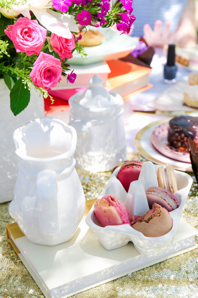 Alice In Wonderland Tea Party by @theproperblog