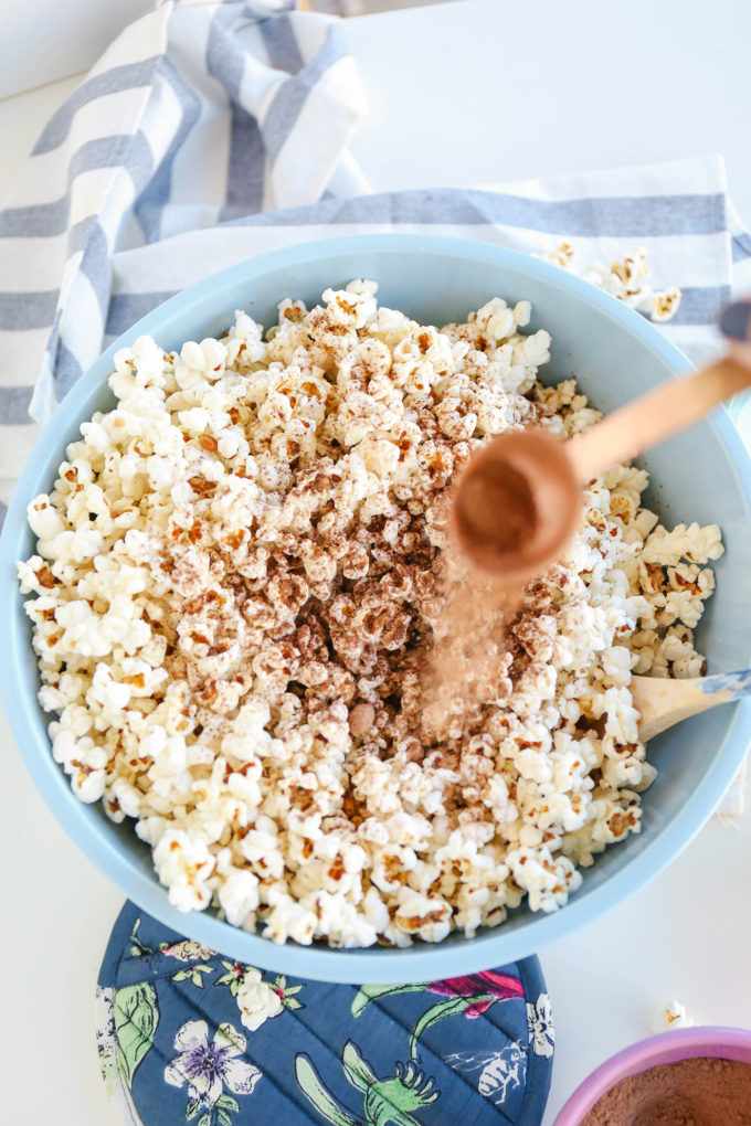  Dusted Chocolate Popcorn (A Skinny Pop Hack!) 