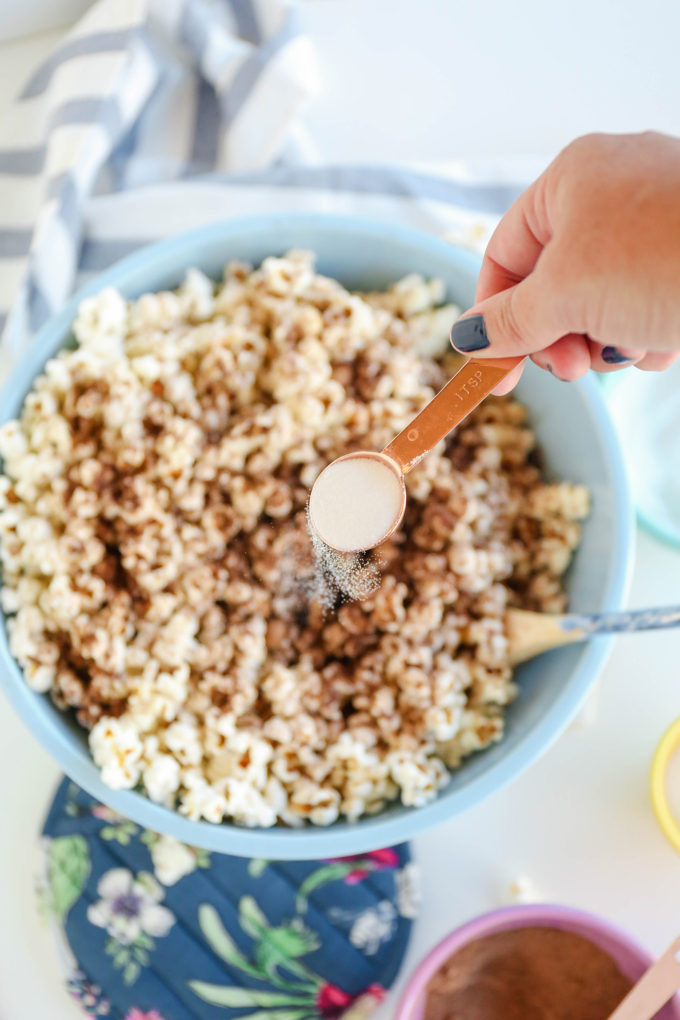  Dusted Chocolate Popcorn (A Skinny Pop Hack!) 