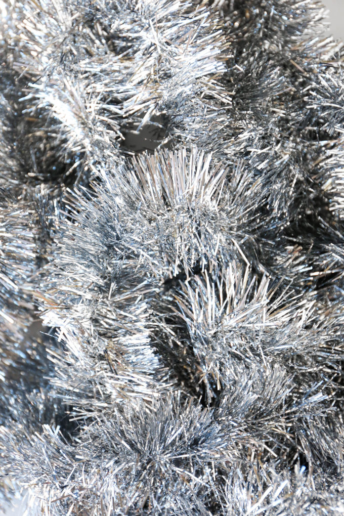 #ProperPrintables \\ Tinsel Holiday Wallpaper Download