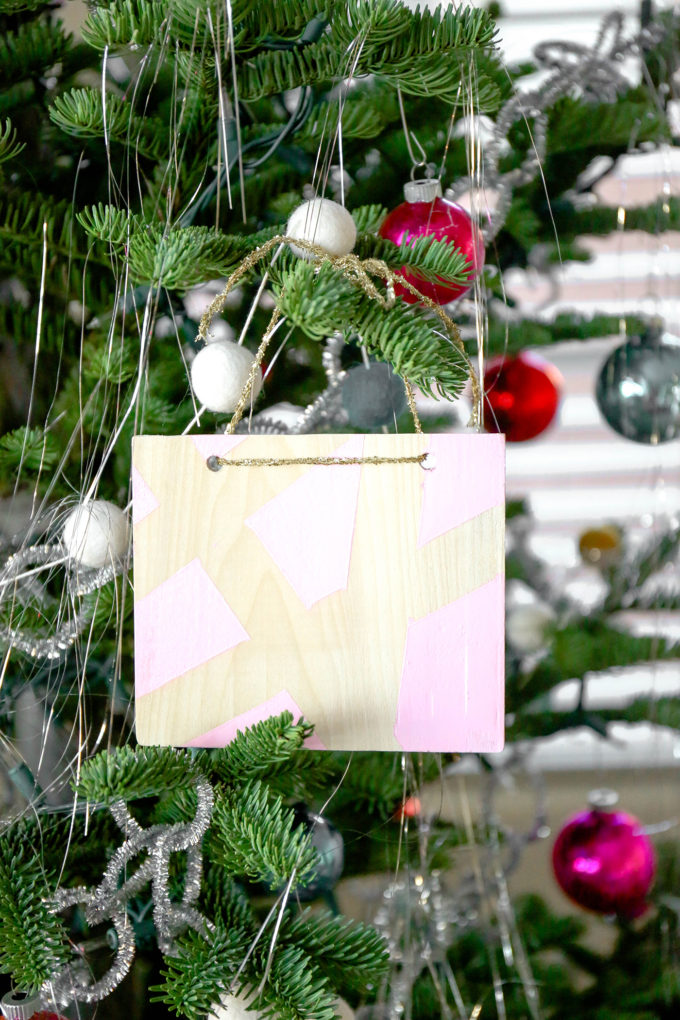 Quick & Easy DIY Repurposed Gift Bow Trees - Color Me Thrifty