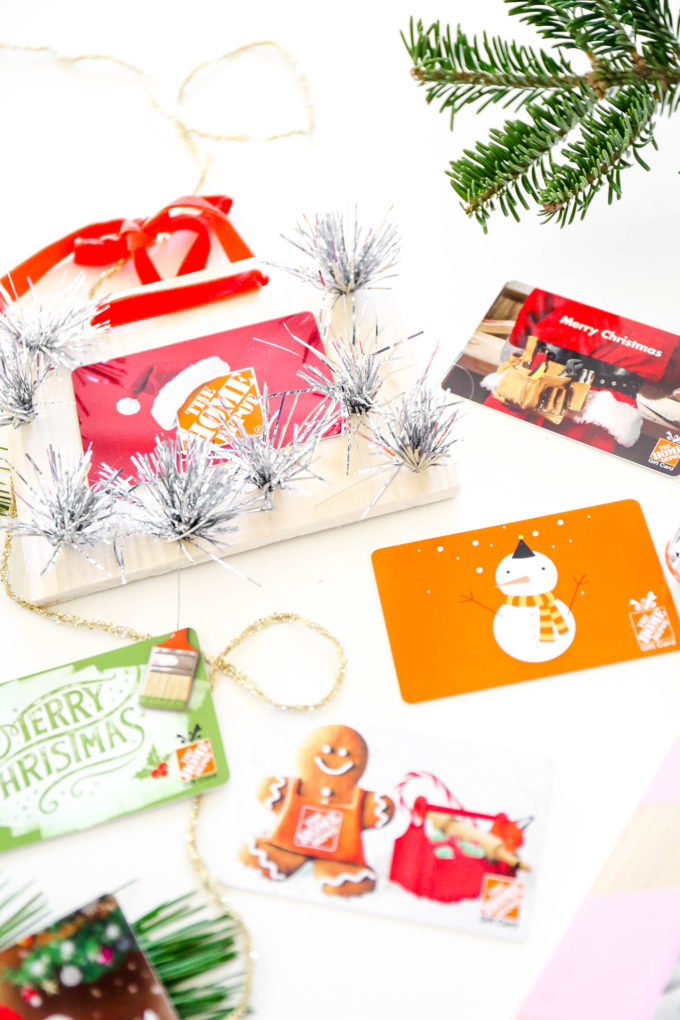 DIY Gift Card Holders To Hang From The Tree