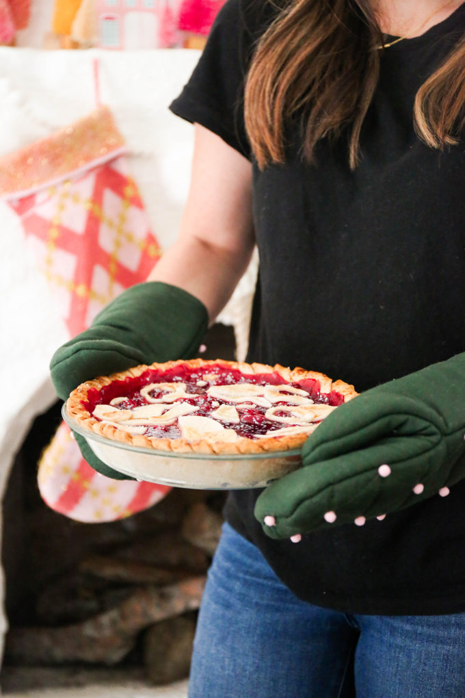 diy pom pom oven mitts