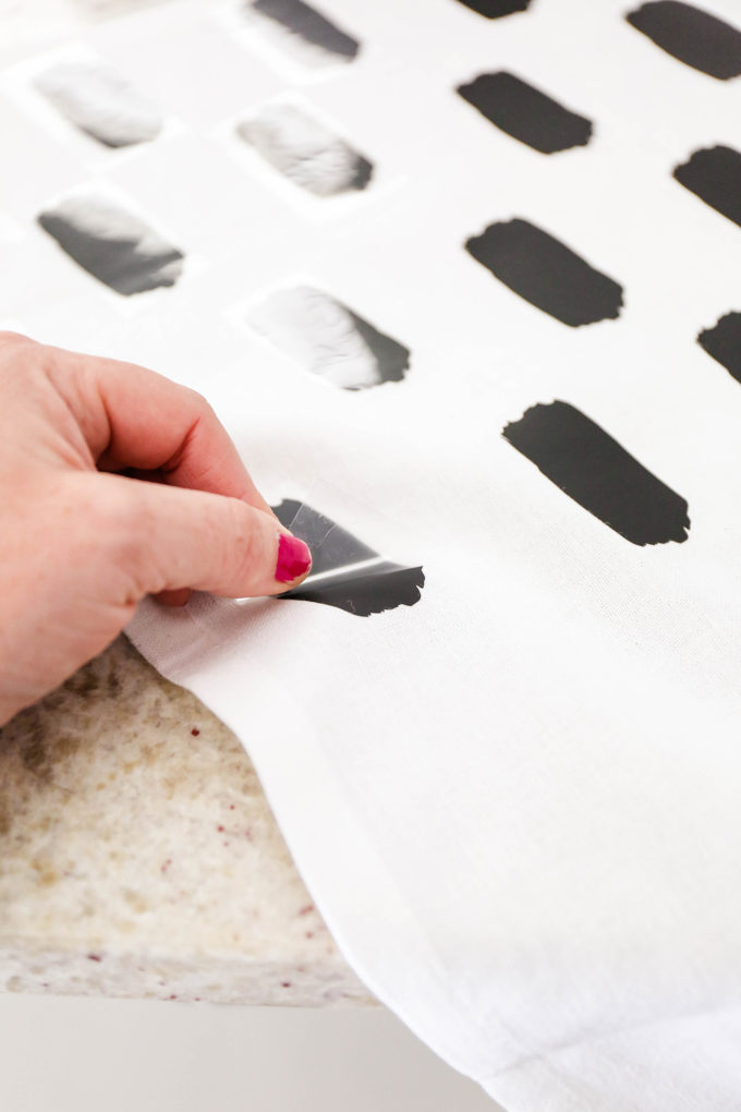 MakeIt \\ DIY Abstract Napkins with Simple Iron-On Patterns 