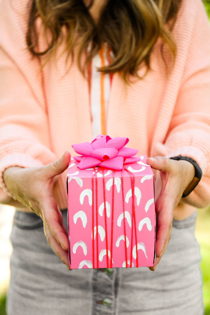 Make It \\ DIY Gift Wrap with Upcycled Kleenex Boxes 