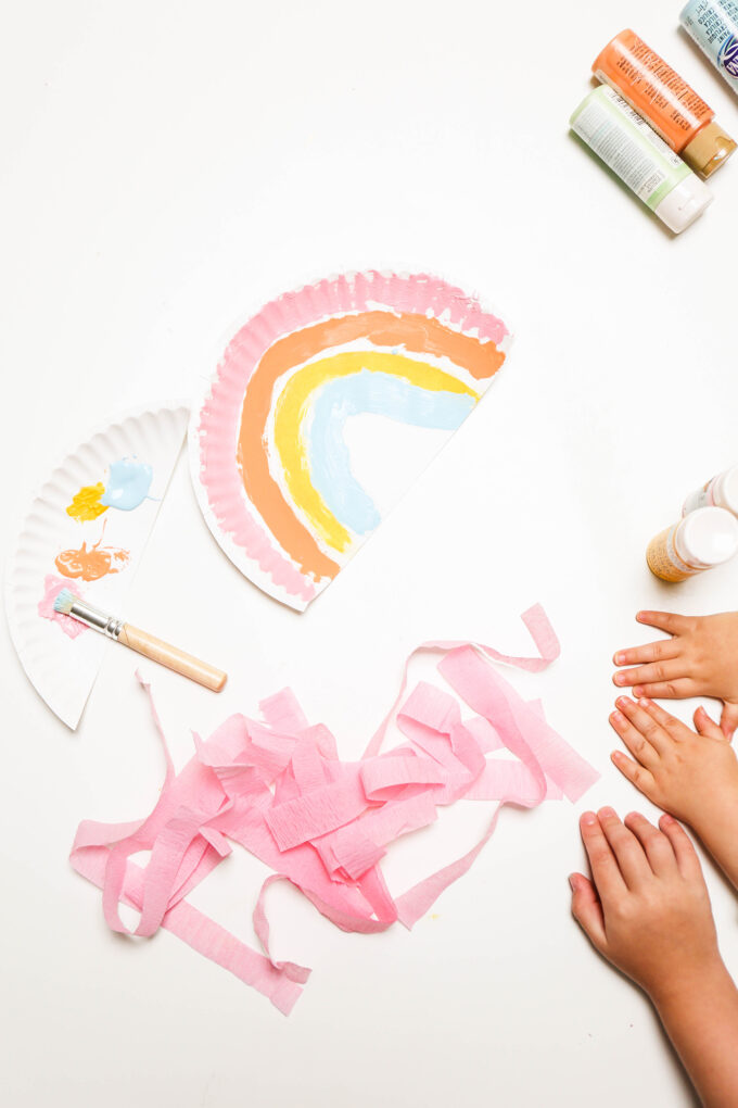 kid crafts paper plate rainbow 