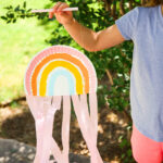 Kid Crafts \\ DIY Paper Plate Rainbow String Puppet