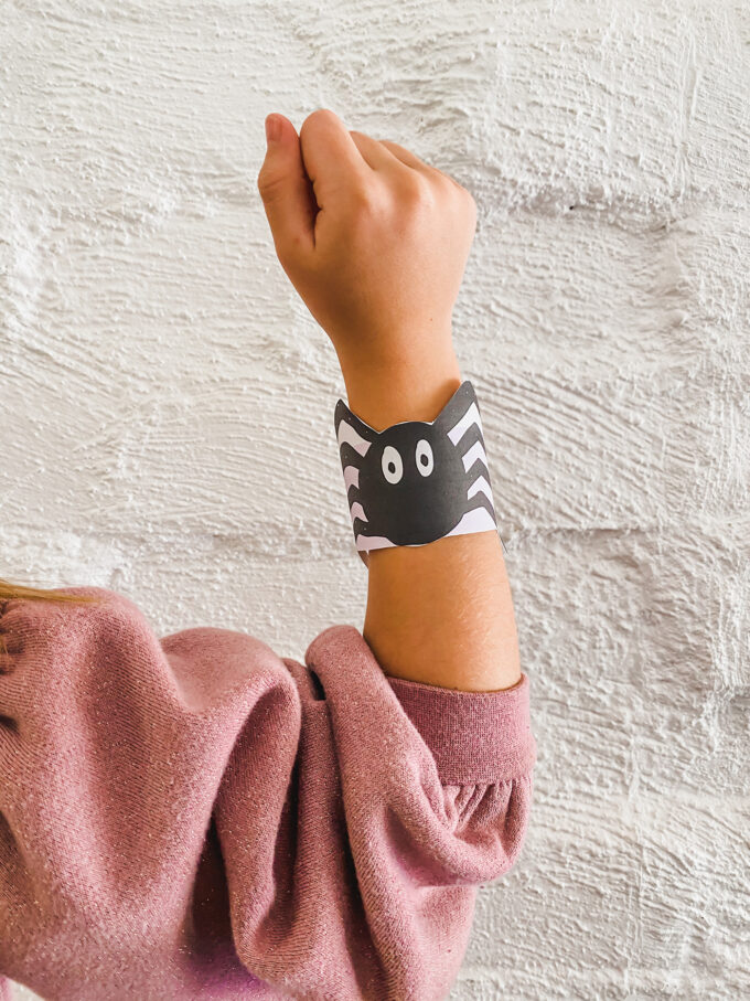 printable spider cuffs on kid wrist 