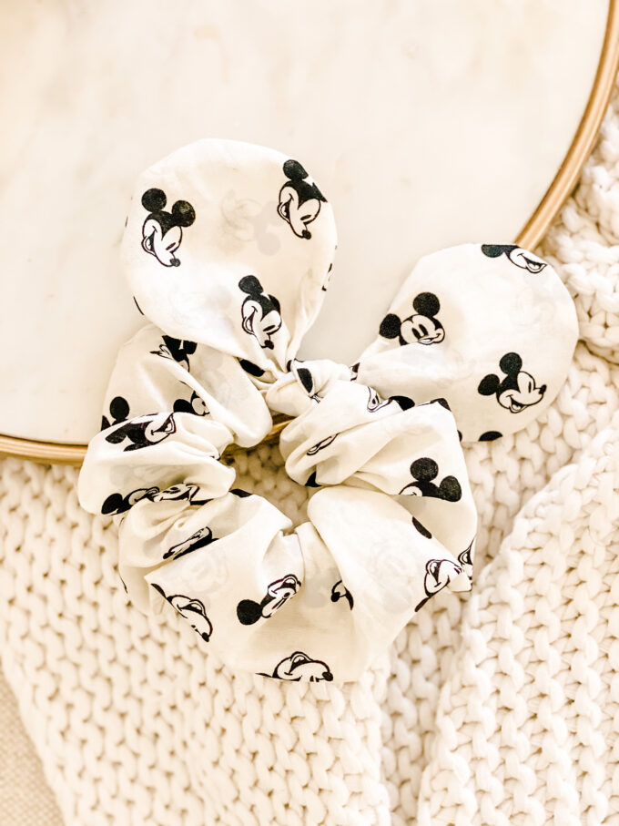 DIY Mickey Mouse Scrunchie