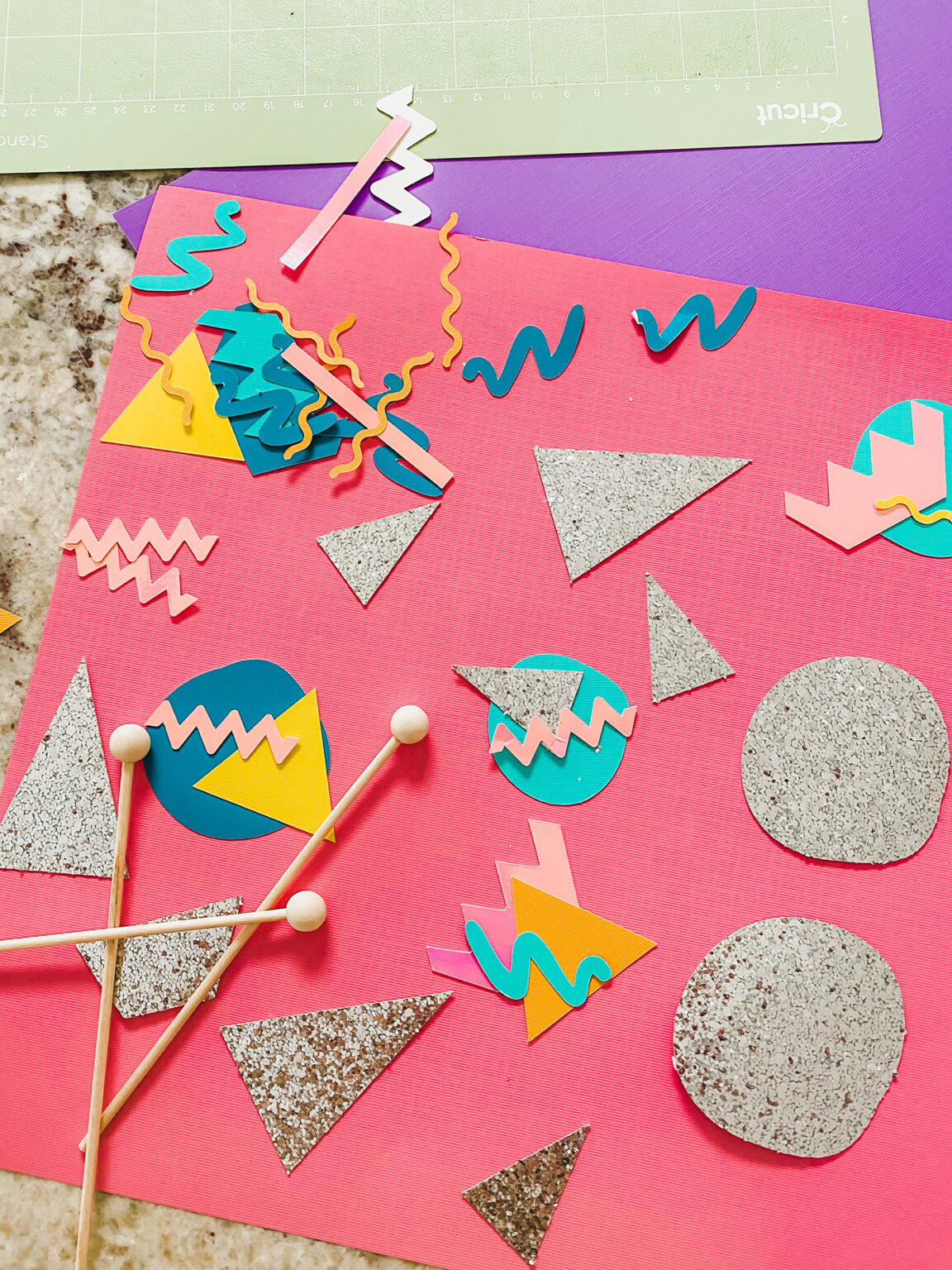 Totally Tubular \\ DIY 80’s Drink Decor To Brighten Your Day